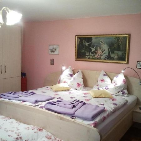 Weinbau-Gaestezimmer Martin Und Eva Maria Jamek Вайсенкірхен-ін-дер-Вахау Екстер'єр фото